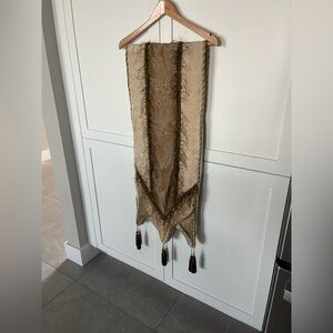 Elegant Beige and Brown Tassel Island/Table Runner